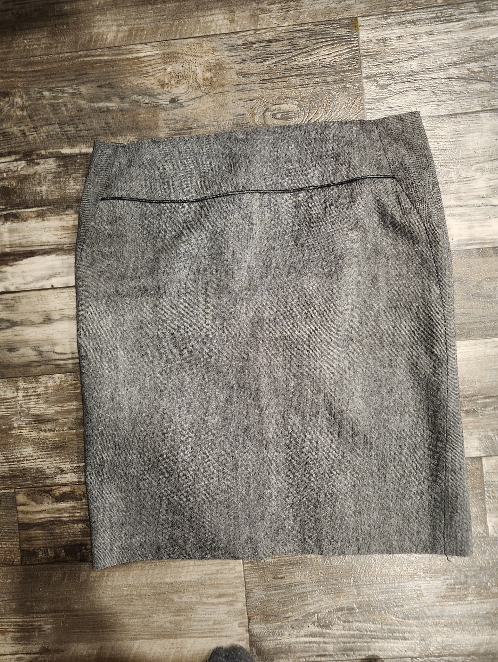 Dalia Collection Gray Pencil Skirt Size 14 | Tweed Look | Leopard Lining | Back - Picture 2 of 7